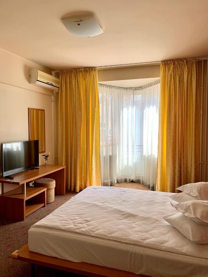 Hotel Victoria คลูจ-นาโปกา ภายนอก รูปภาพ