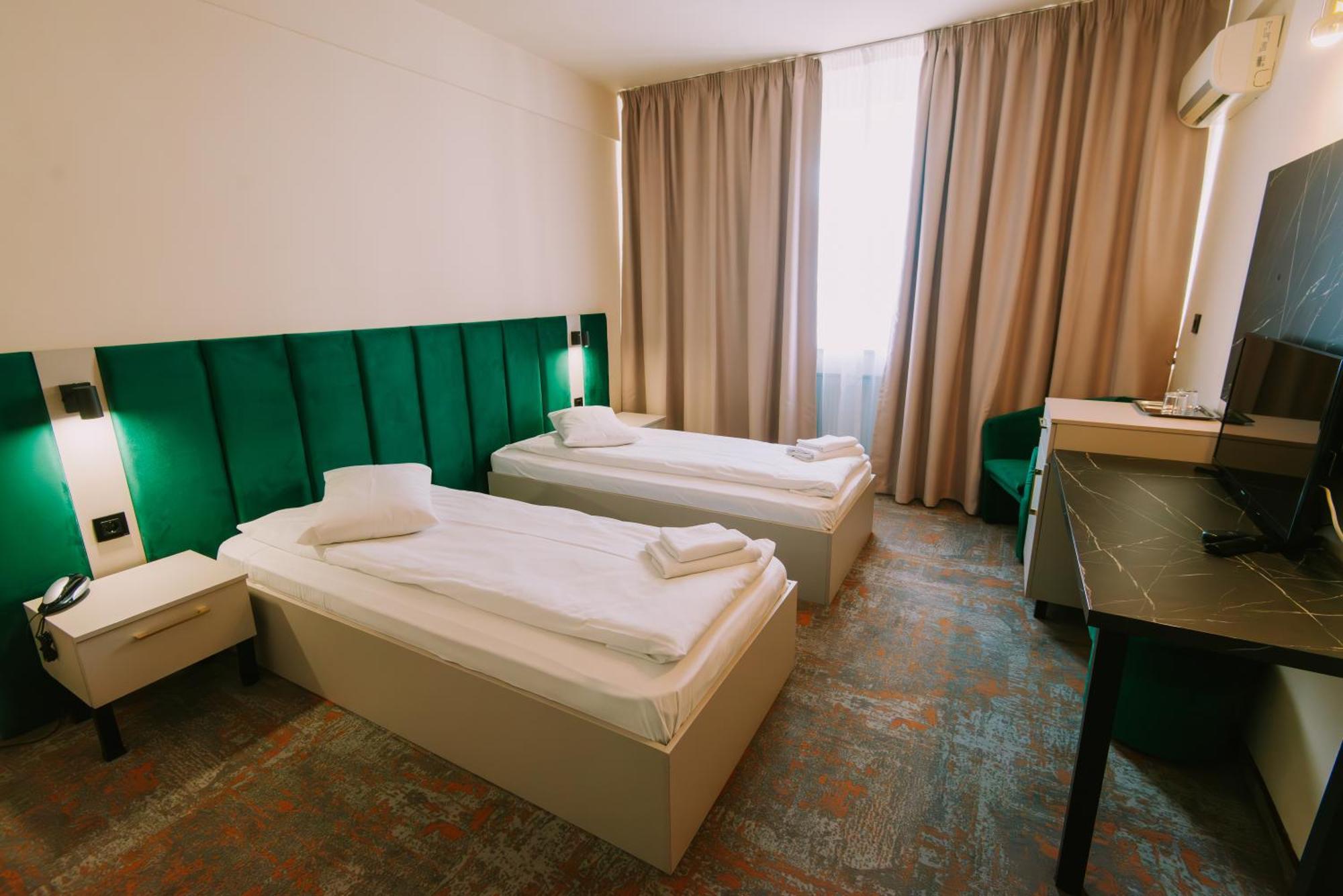 Hotel Victoria คลูจ-นาโปกา ภายนอก รูปภาพ